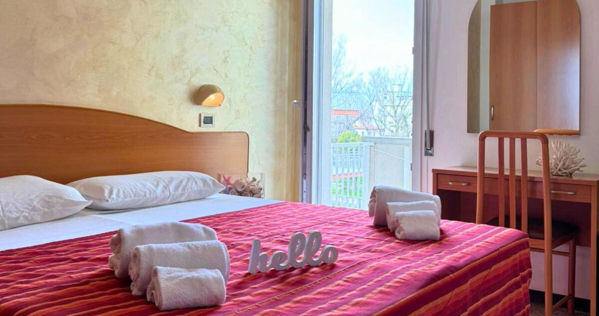 רימיני Hotel Caruso מראה חיצוני תמונה