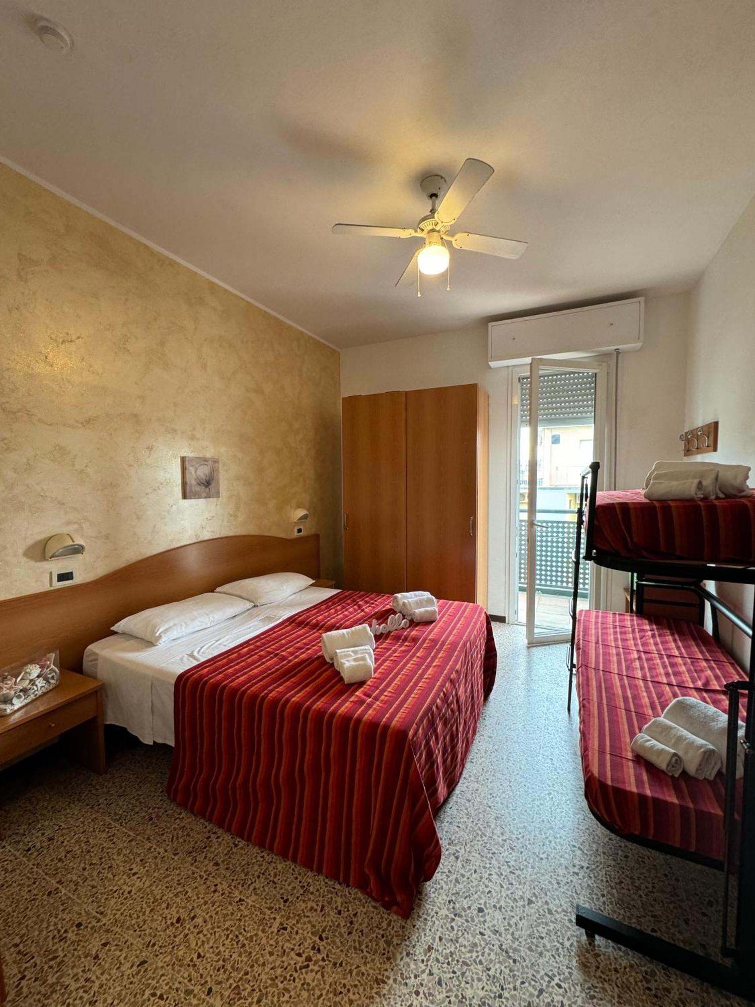רימיני Hotel Caruso מראה חיצוני תמונה