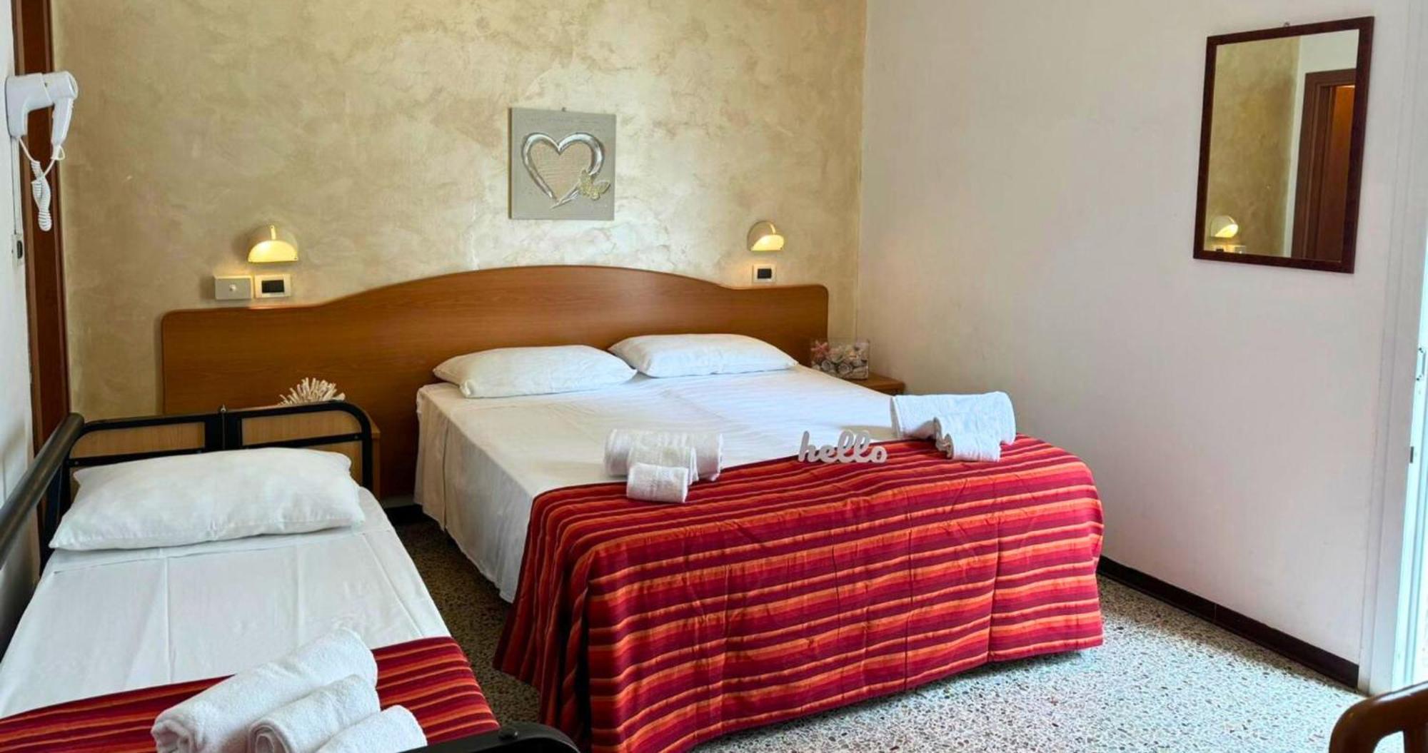רימיני Hotel Caruso מראה חיצוני תמונה