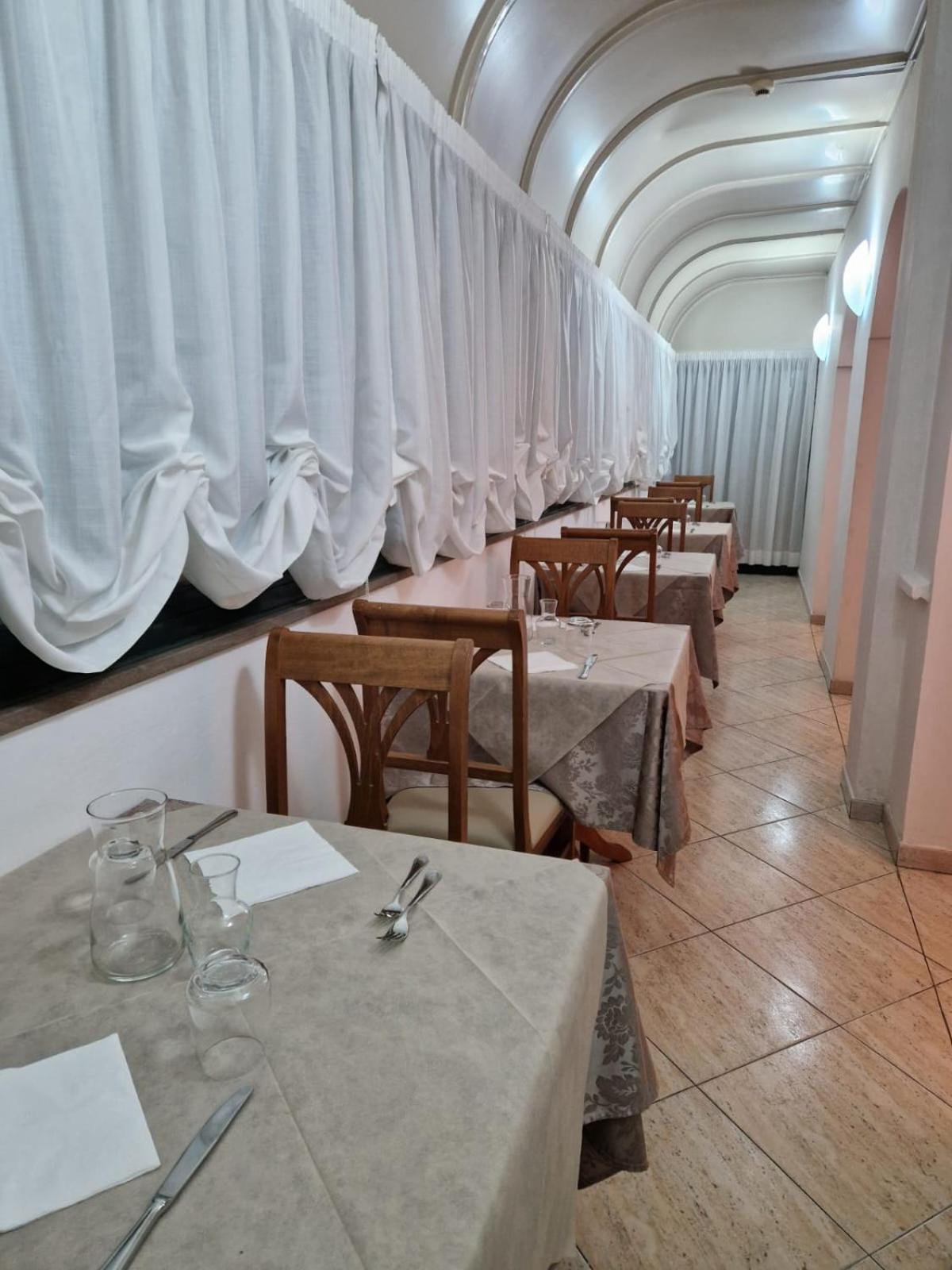רימיני Hotel Caruso מראה חיצוני תמונה