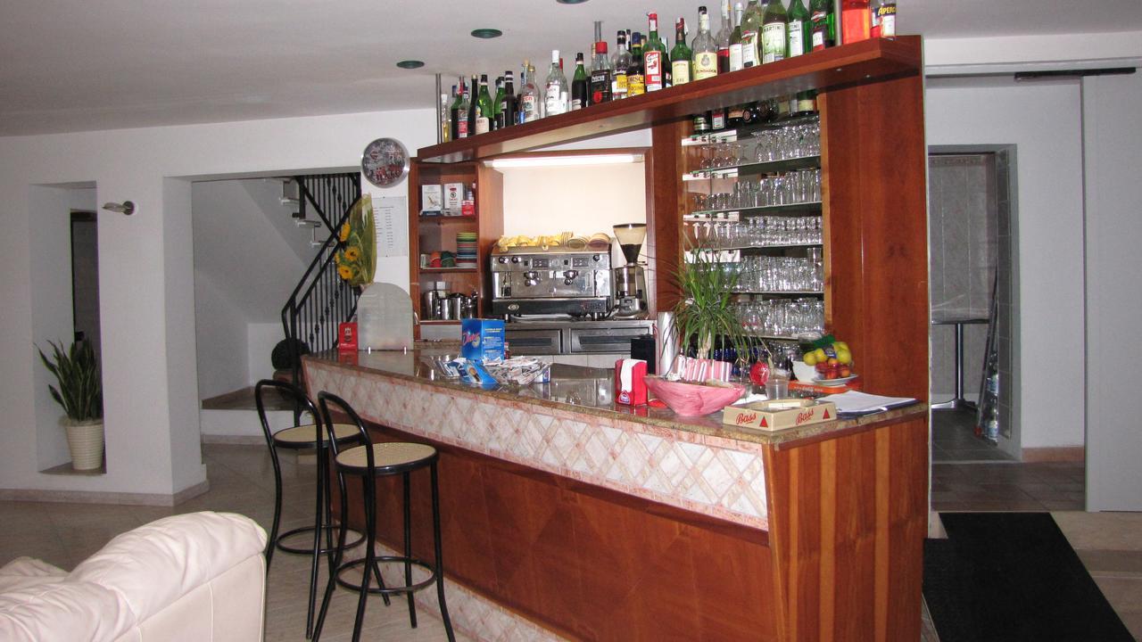 רימיני Hotel Caruso מראה חיצוני תמונה