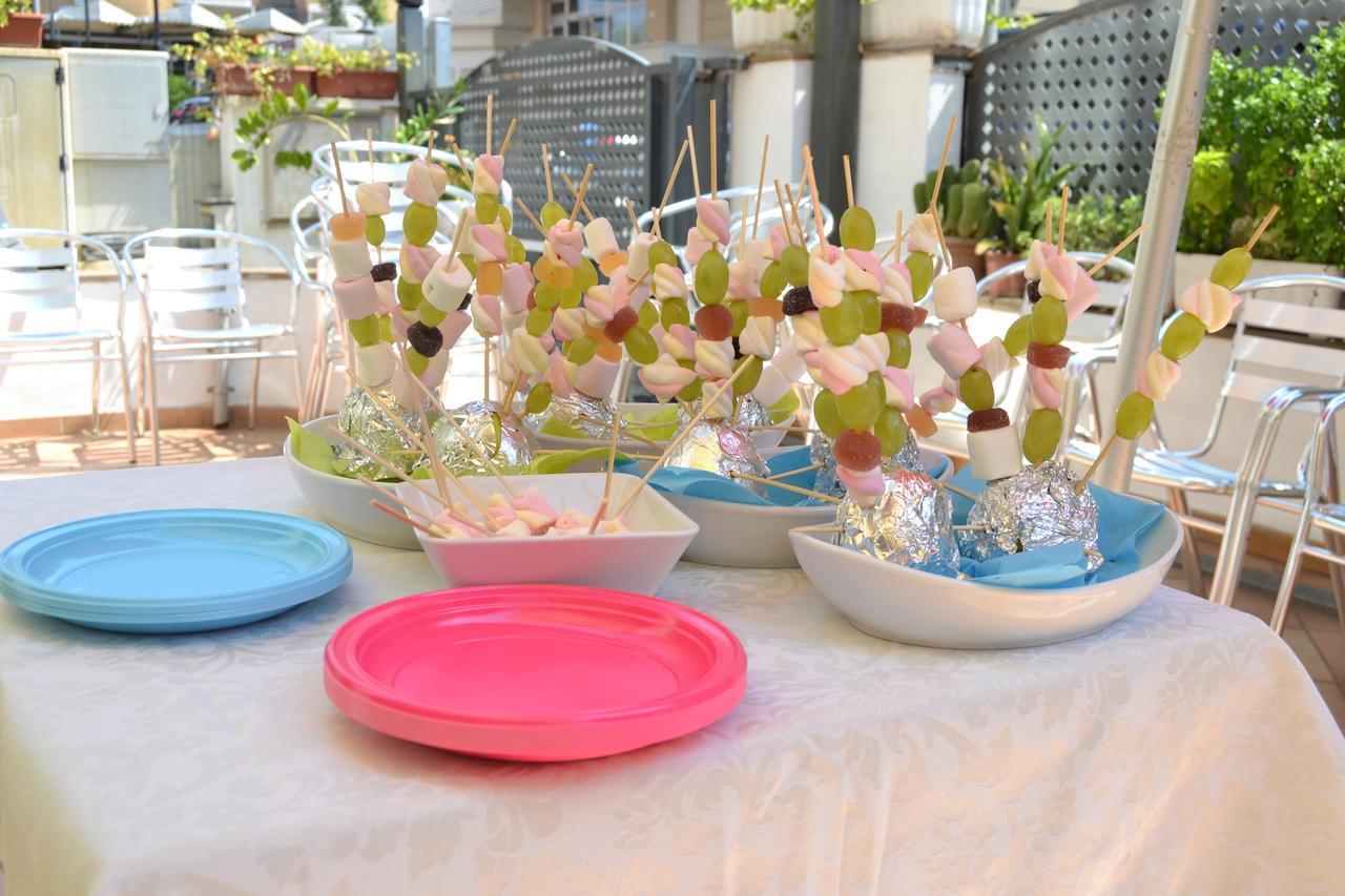 רימיני Hotel Caruso מראה חיצוני תמונה