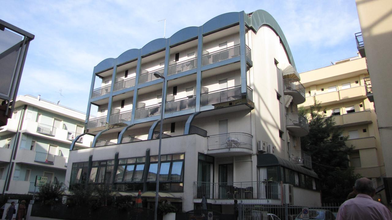 רימיני Hotel Caruso מראה חיצוני תמונה
